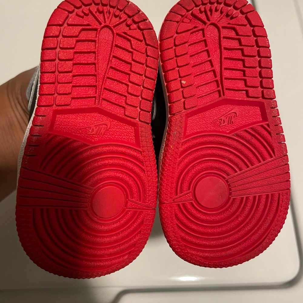 4C Jordan 1’s - Picture 6 of 6